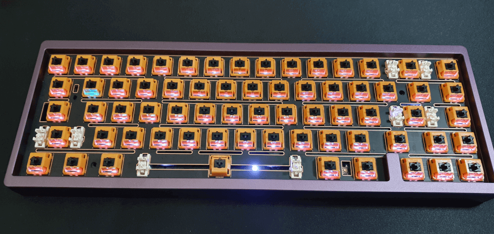 The Weikav Lucky65 V2 with all of the KD200 switches installed.